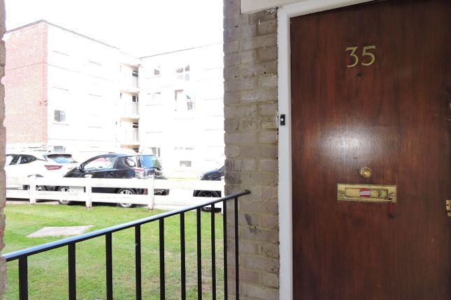 35, Hansart Way, Enfield photo 3