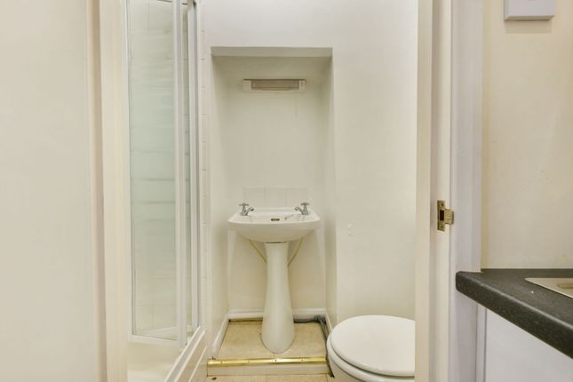 The Studio,, Amber Court, Surbiton photo 4