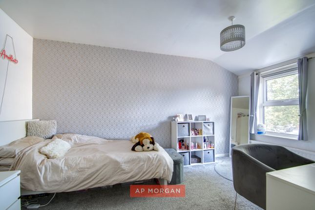 21, Thatchway Gardens, Birmingham photo 4