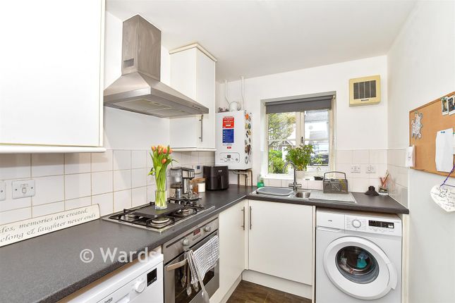 2, Cruttenden Close, Tenterden photo 4