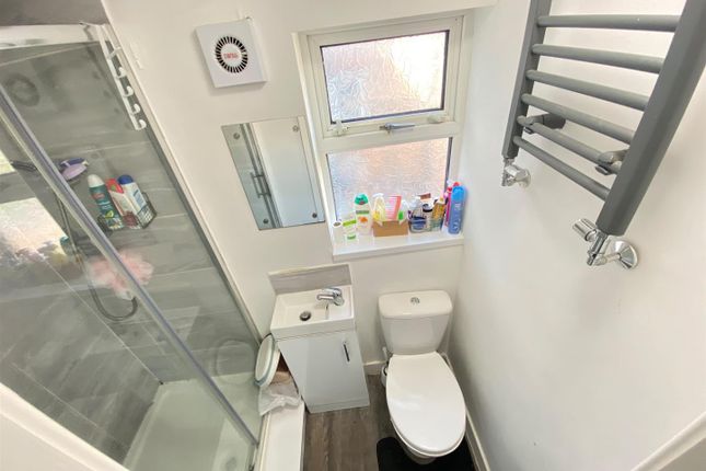 Room 4, 48, Hardy Street, Eccles photo 4