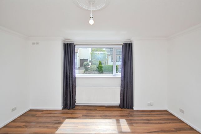 39B, Caiystane Gardens, Edinburgh photo 4