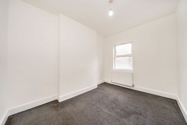 15, Meyrick Road, London photo 4