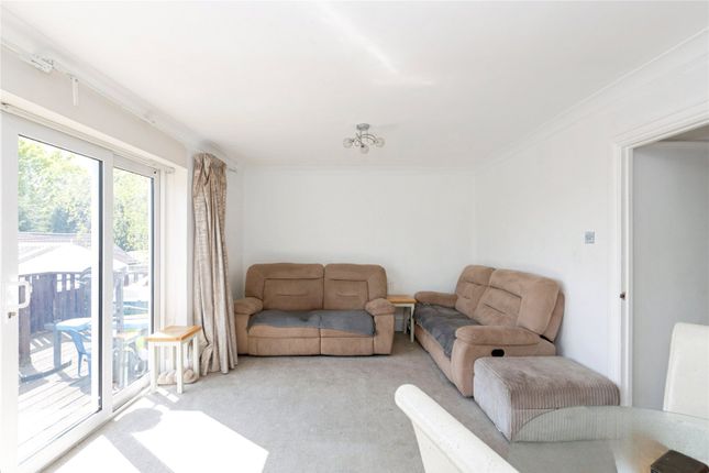 2, Penhurst Road, Ilford photo 2