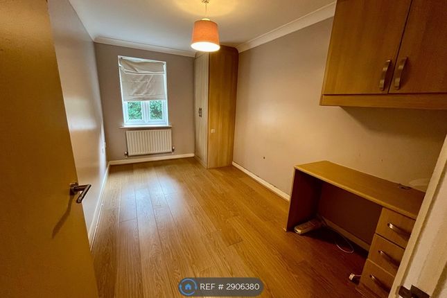 Holmefield Place, New Haw, Addlestone photo 5