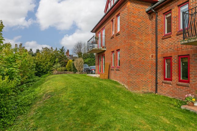 Thumbnail Flat for sale in Quarry Road, Winchester
