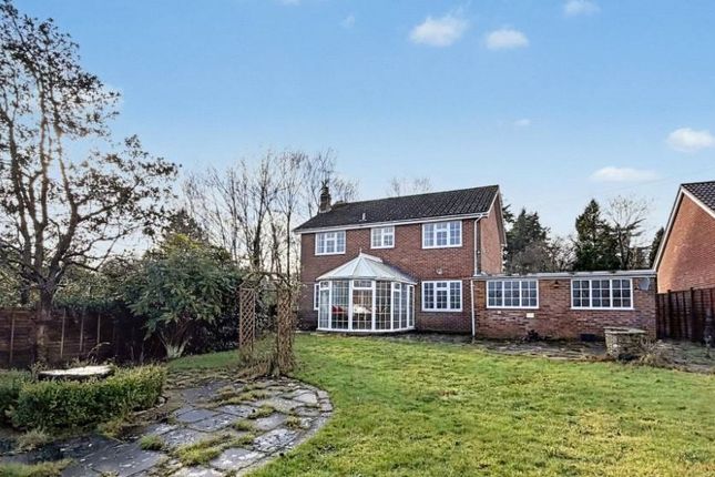 Rosario, 1, Moreton Close, Farnham photo 2