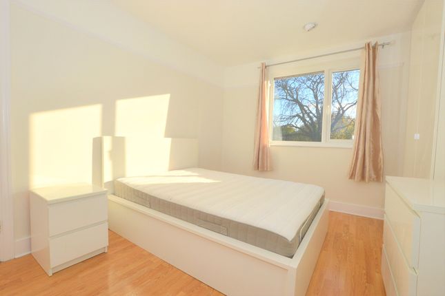 45, Brambletye Park Road, Surrey photo 3