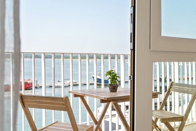 2-bed flat on E310 The Waterfront,, E310 The Waterfront, Poole, £440,000