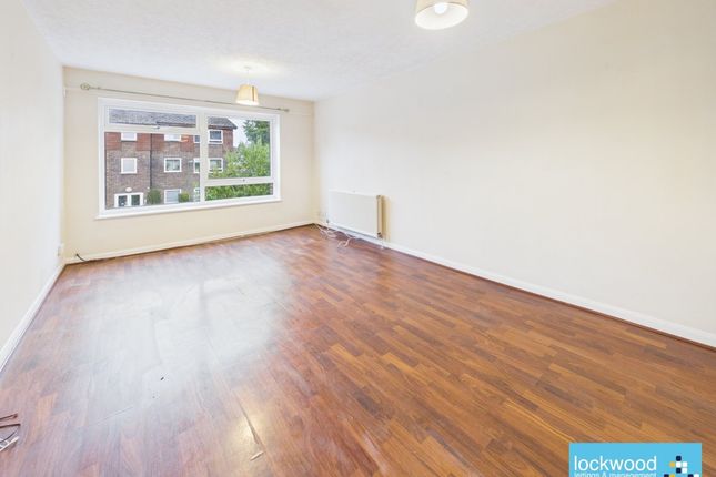 6, Greenacre Court, South Road photo 2