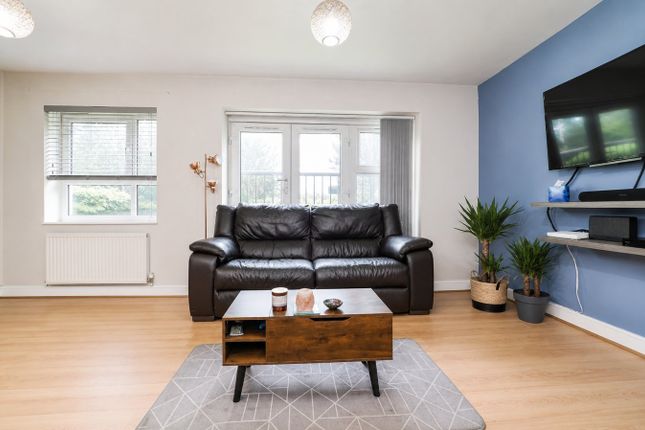 Graveney Court, Riverside Close, Romford photo 4