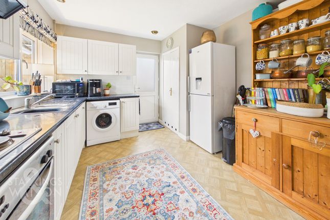 36 Oaklands, Norwich photo 3