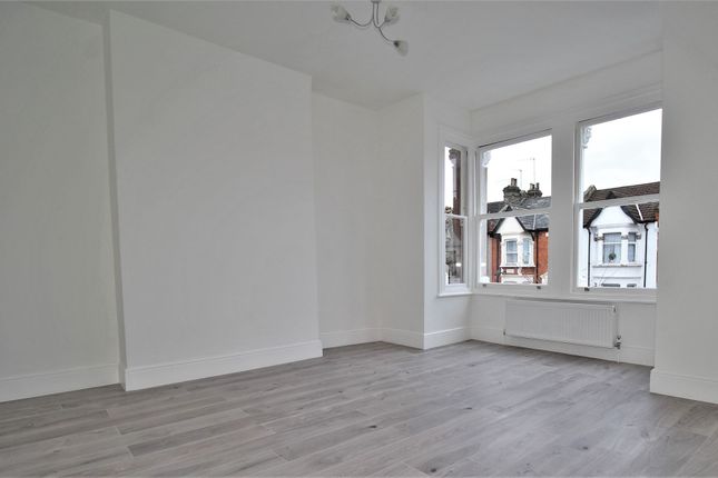 Flat 1, 38 St. Johns Avenue, London photo 2
