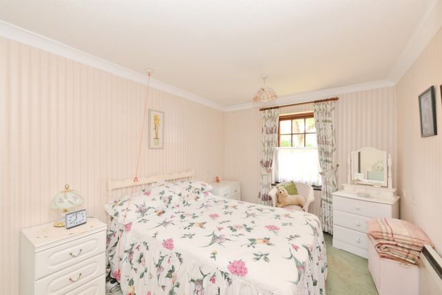 3, Farmadine House, Saffron Walden photo 4