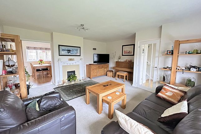 3 Sedbergh Close, Crewe photo 2