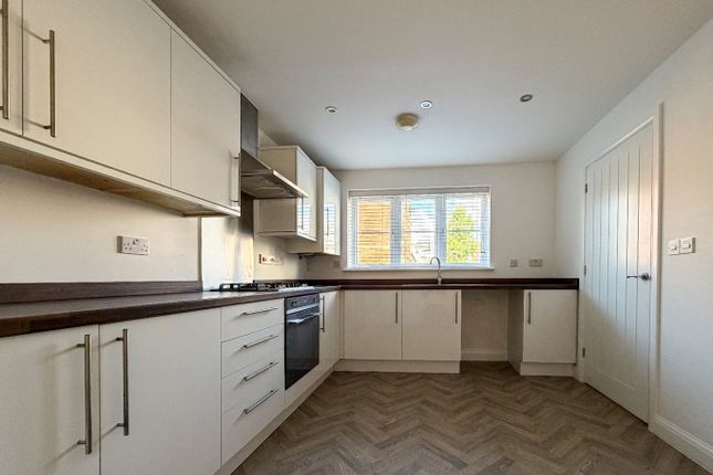 19 Canal View, Bathpool, Somerset photo 4
