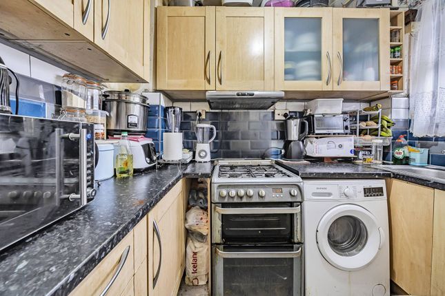 Flat for sale in Hardham House, Brixton, London
