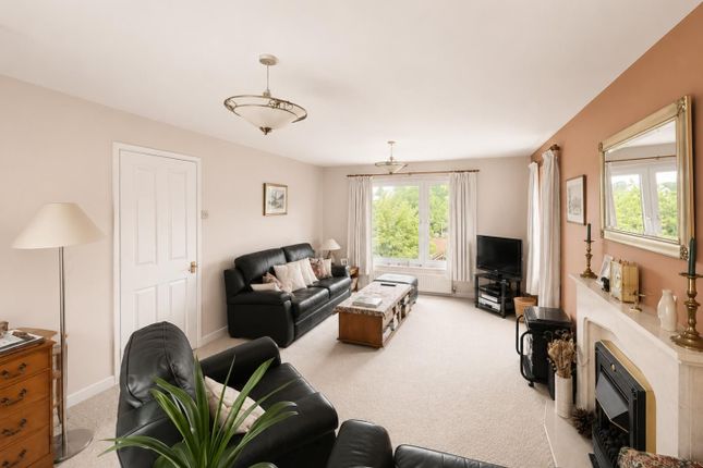 28, Five Acres, Dursley photo 3