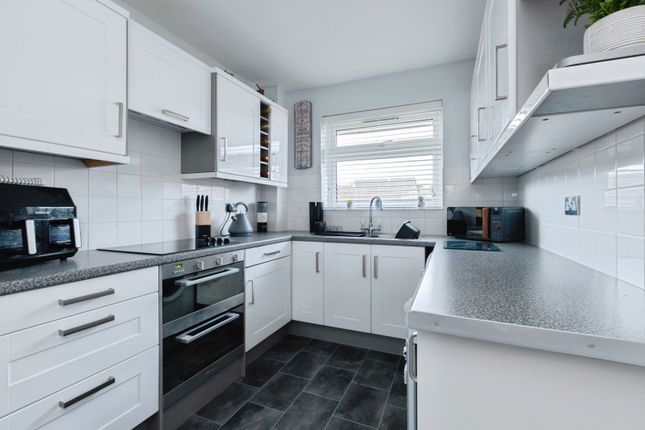 64, Aspen Gardens, Dorset photo 4
