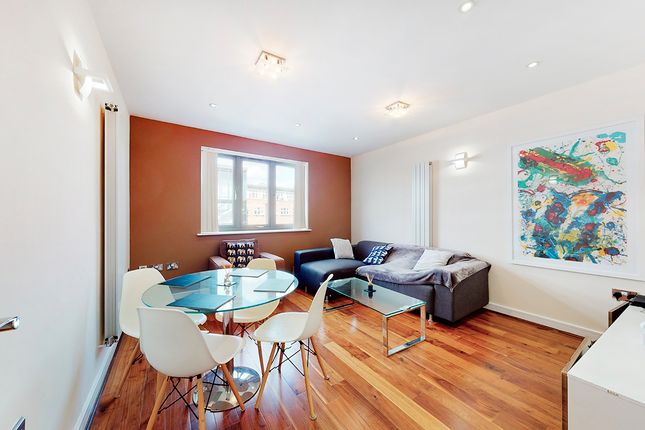 Thumbnail Flat to rent in Philpot Street, London