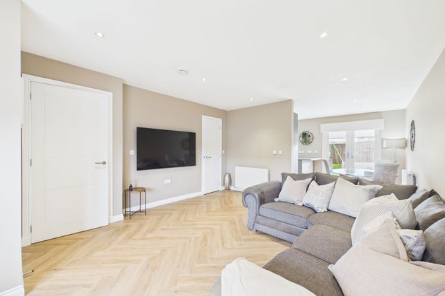 2 Laighshaws Place, Larkhall photo 2
