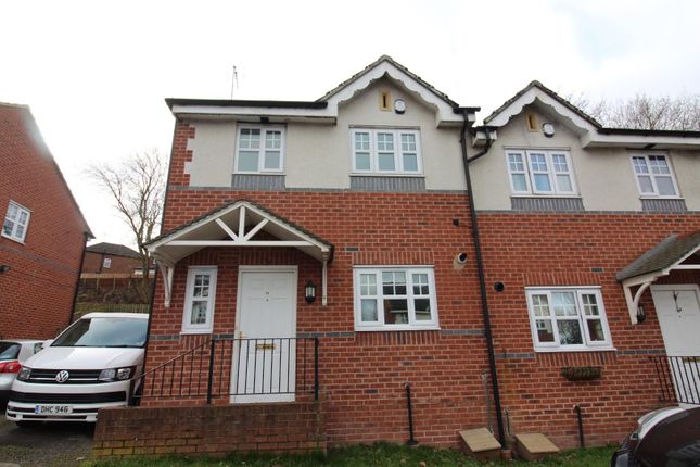 Thumbnail Property to rent in Wyther Park Hill, Leeds