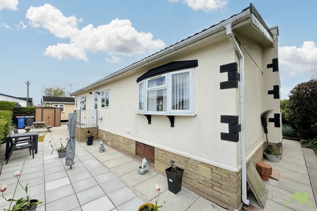 Mobile/park home for sale in The Lodge, The Avenue, Wyre Vale Park, Garstang, Preston