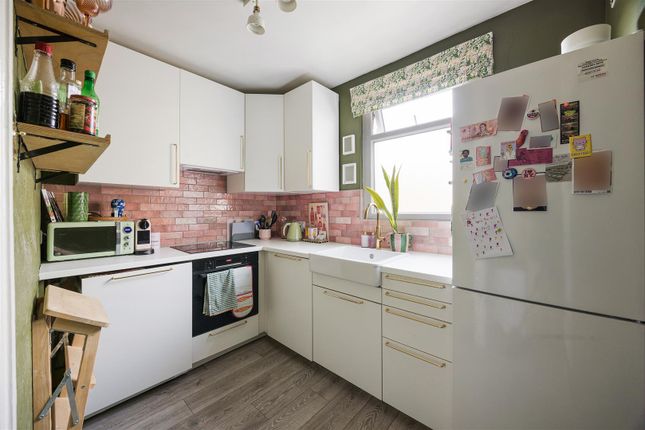 696a, Lea Bridge Road, Leyton photo 2