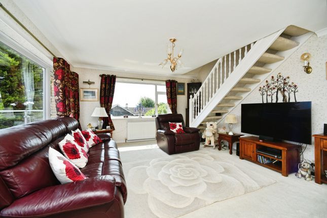 19, Chorley Avenue, Brighton photo 2