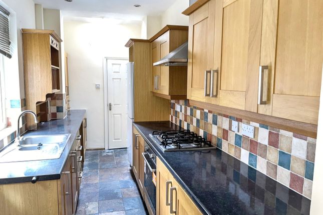 39 Clarence Road, Worksop photo 4