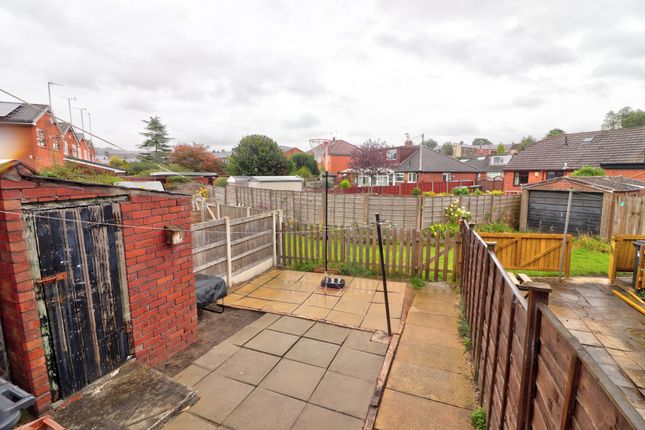 77, Spring Lane, Oldham photo 4