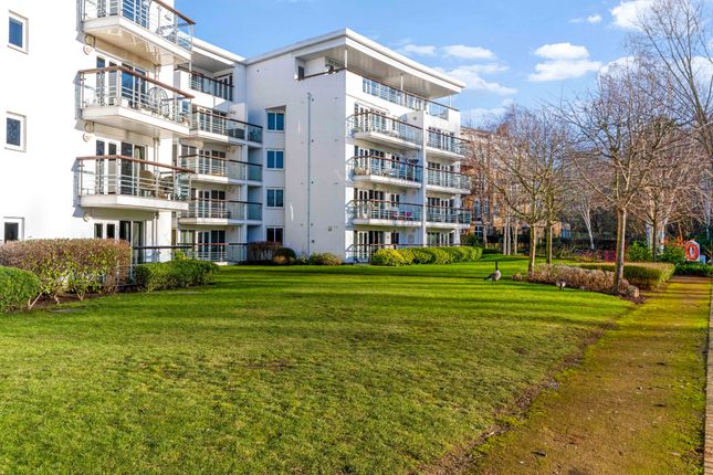 Thumbnail Flat for sale in Creswell Drive, Park Langley, Beckenham