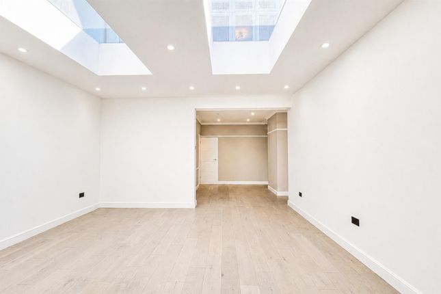 21, Chase Side Avenue, London photo 3