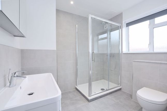 Flat to rent in Harley Road, Swiss Cottage