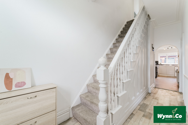 15 Holly Bank, Wakefield Road, Pontefract photo 3