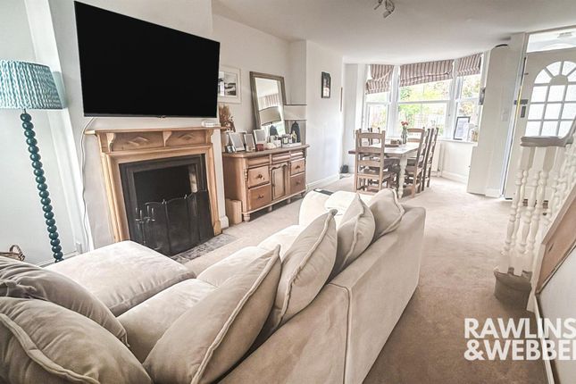 7, Park Square, Esher photo 3