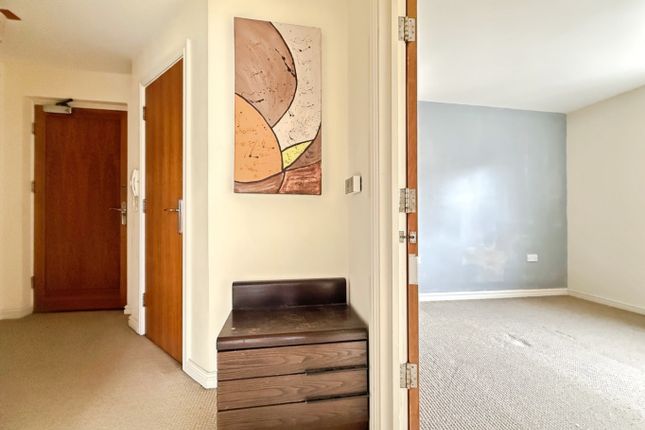 28, Clayton Drive, Swansea photo 2