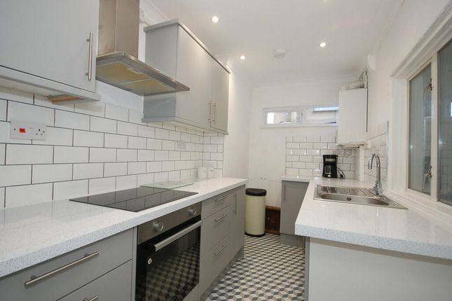 28, Alexandra Road, Uckfield photo 4