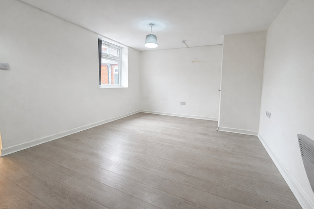 7 Church Avenue, Leicester photo 3