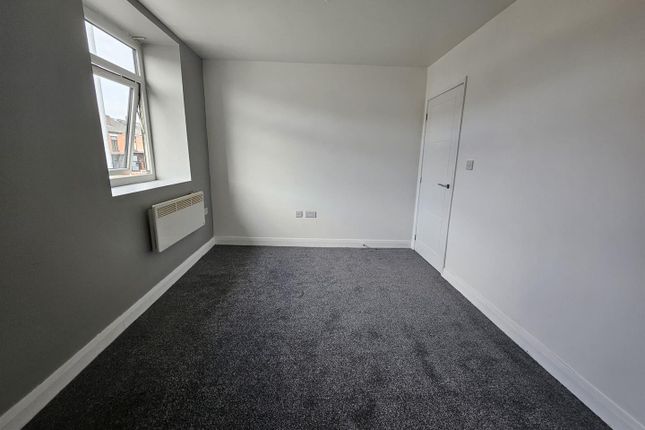 Flat B, 274 - 278 Halliwell Road, Bolton photo 3