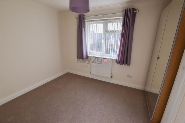 Terraced house to rent in Deepwell View, Halfway