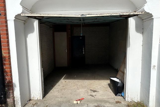 The Garage,, Joubert Mansions, London photo 4