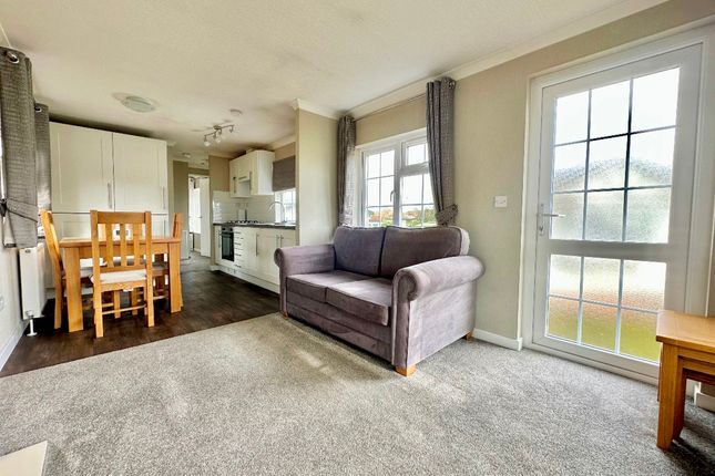 1-bed caravan on 1E The Green, Cummings Hall Lane, Romford, £90,000