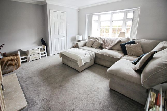2, Greenfield Close, Leeds photo 4