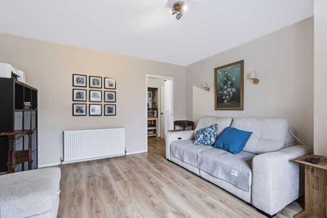 81 Wheatlands Avenue, Bonnybridge photo 3