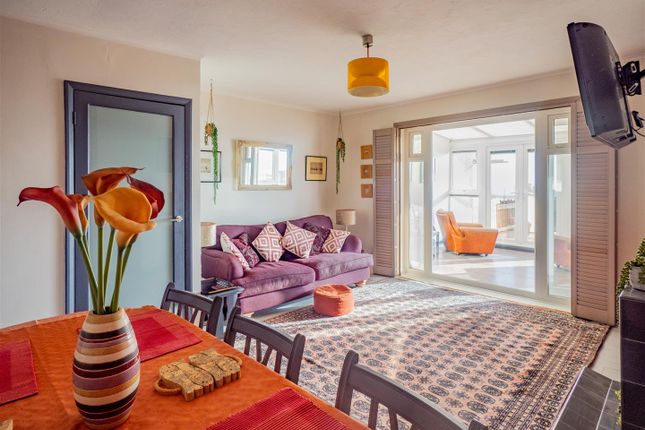 9, Marine Parade, Seaford photo 3