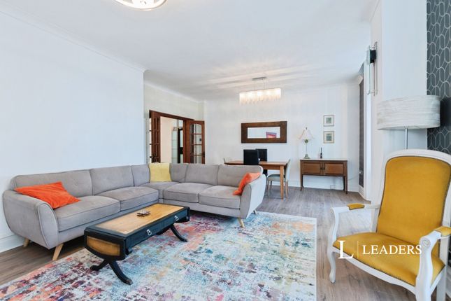 Flat 6, Fountain Court, 19 Durley Gardens photo 4