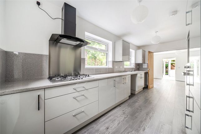 44, Waterloo Road, West Yorkshire photo 3