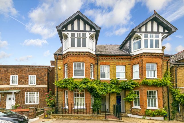 Thumbnail Terraced house to rent in The Vineyard, Richmond