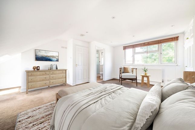 34, Summerlands Avenue, London photo 4